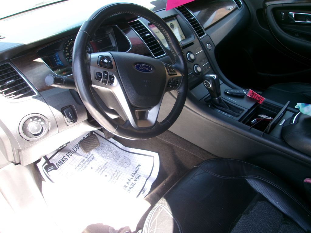 2016 Ford Taurus Image 5