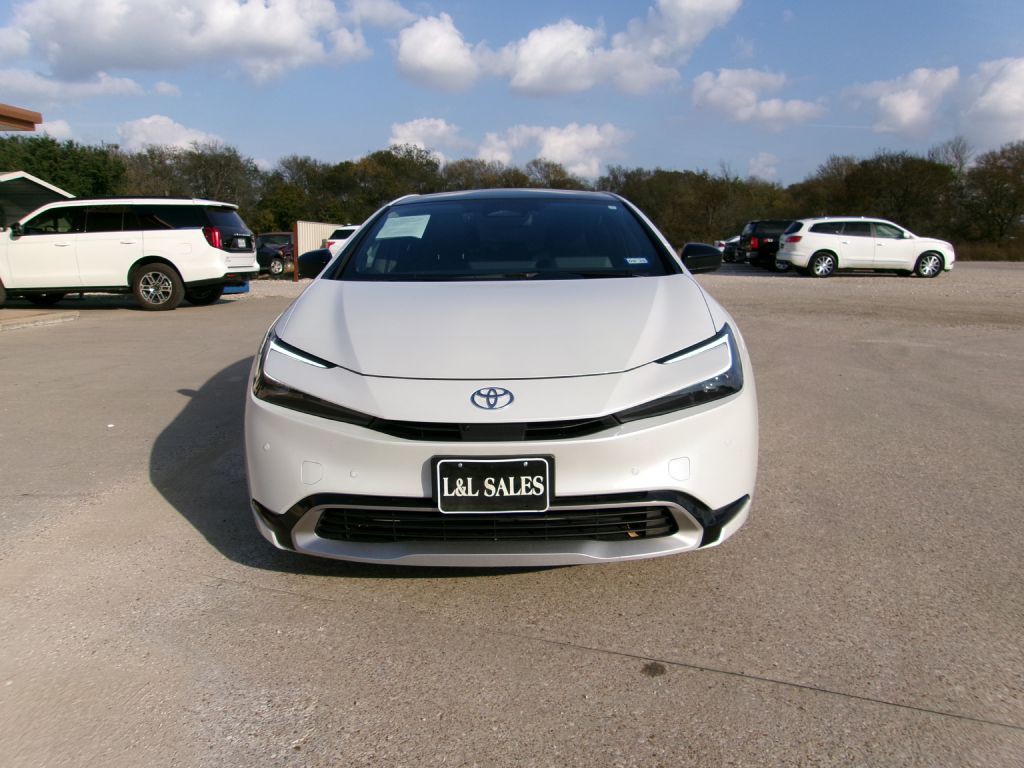 2024 Toyota Prius Image 2
