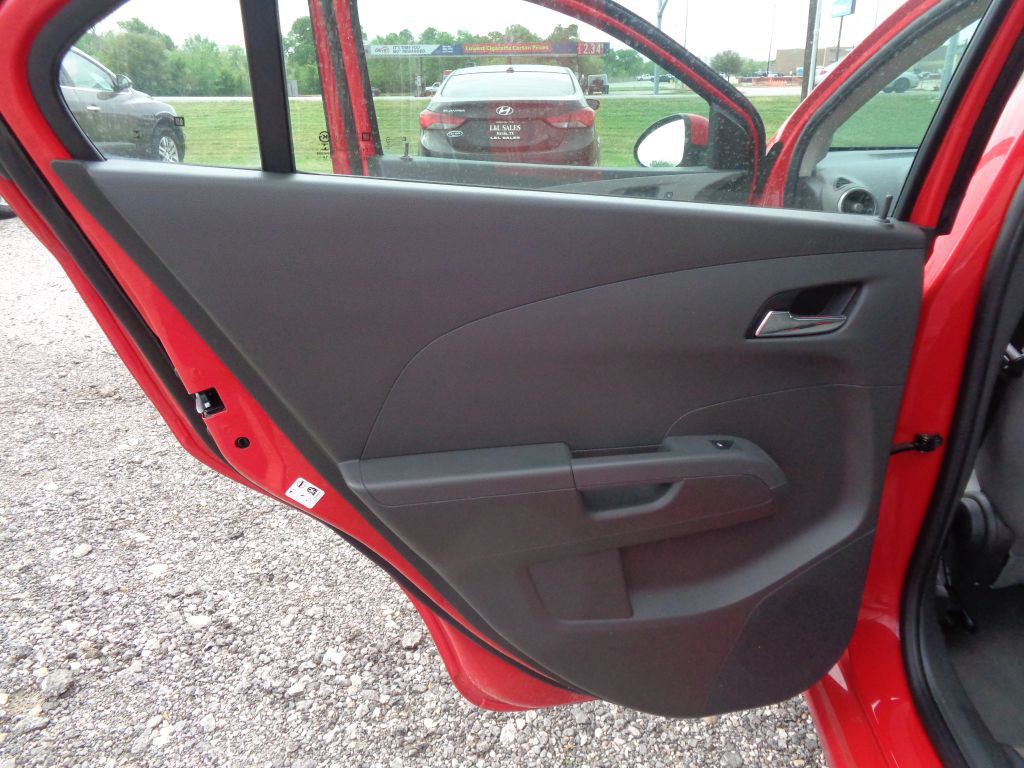 2015 Chevrolet Sonic Image 7