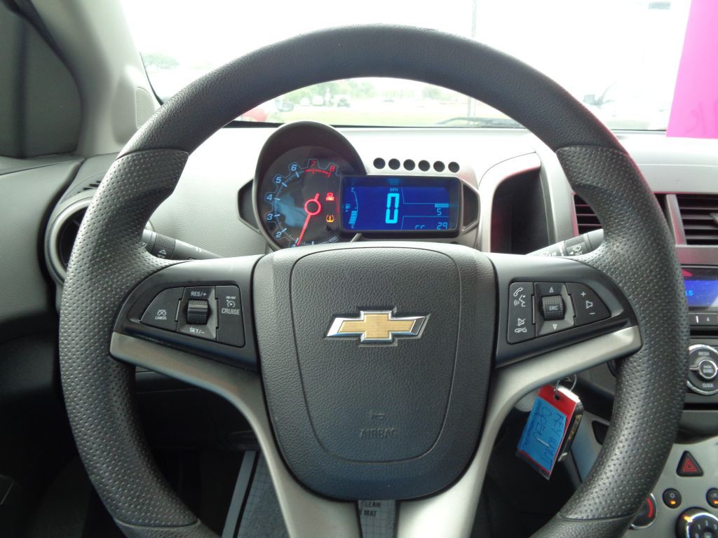 2015 Chevrolet Sonic Image 9