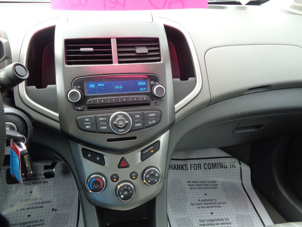 2015 Chevrolet Sonic Image 10