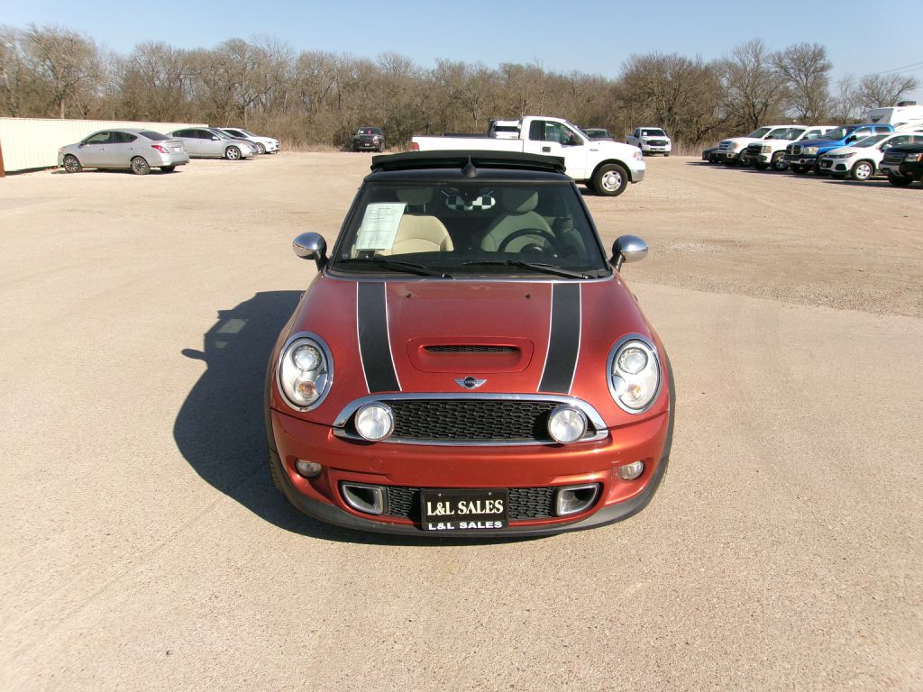 2011 MINI Cooper Image 2