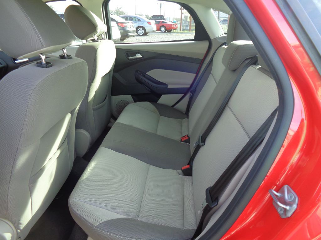 2014 Ford Focus Image 8