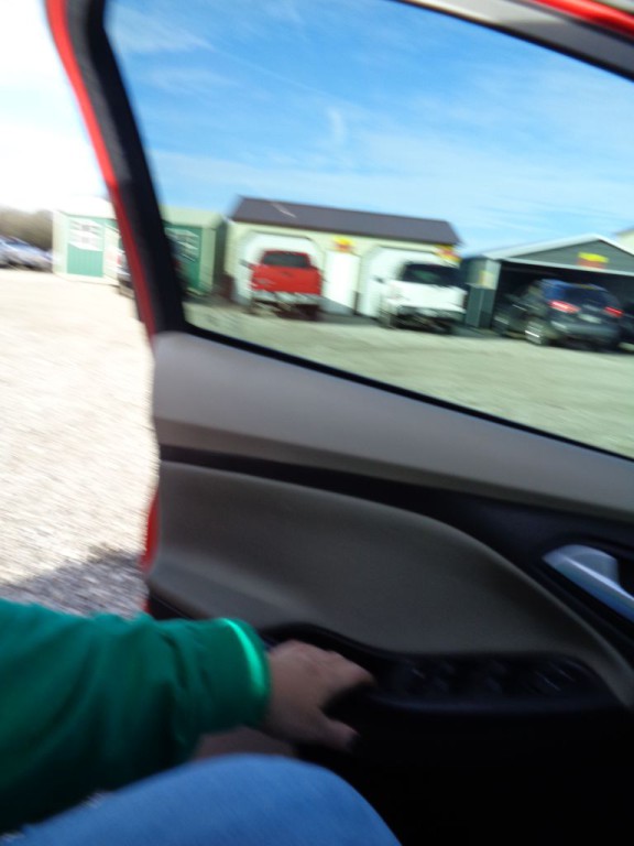 2014 Ford Focus Image 9