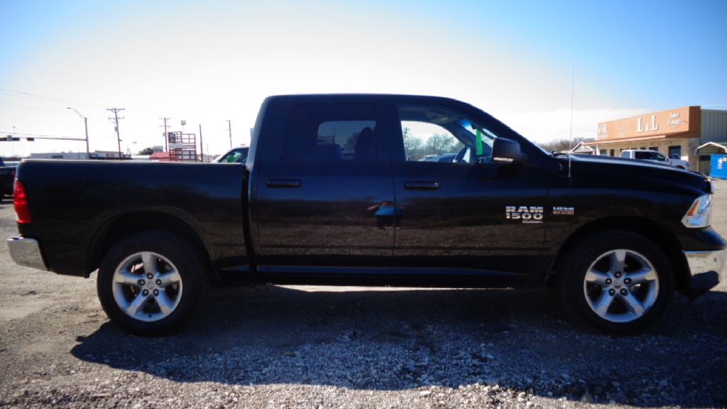 2019 RAM 1500 Image 3