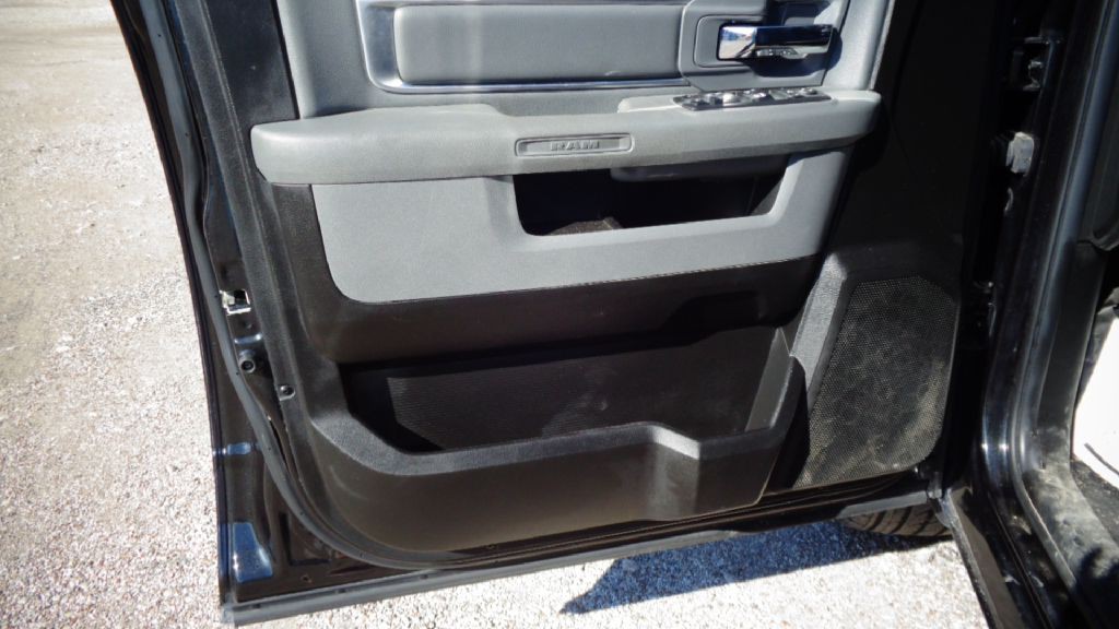 2019 RAM 1500 Image 5