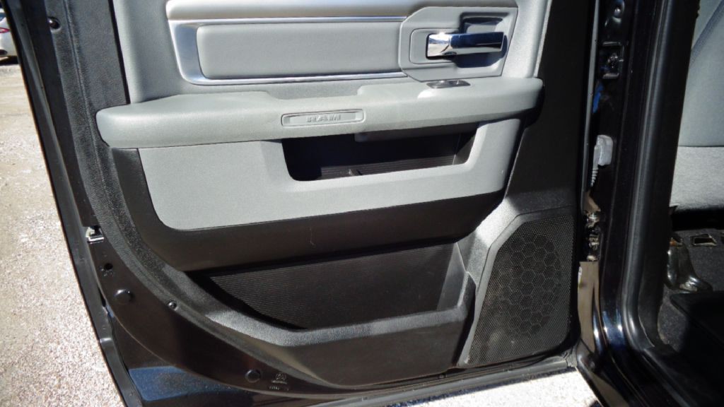 2019 RAM 1500 Image 7