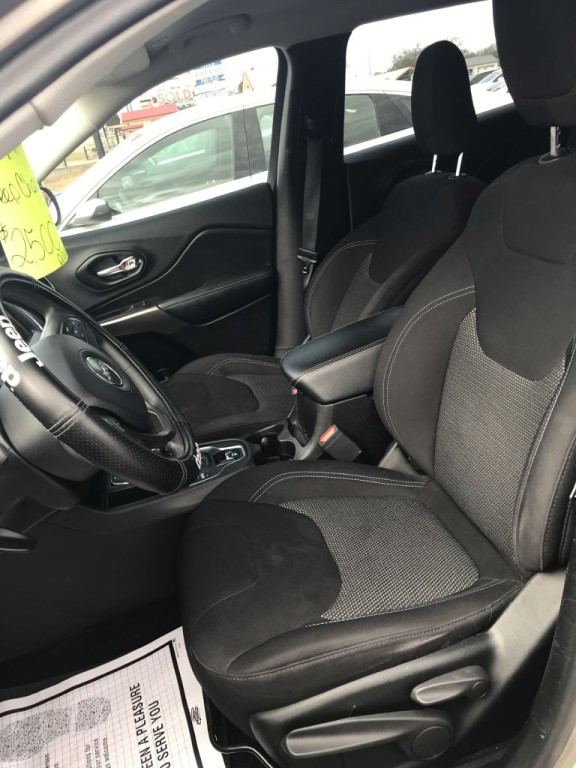 2019 Jeep Cherokee Image 6