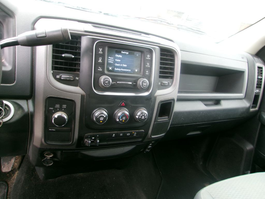 2016 RAM 3500 Image 7
