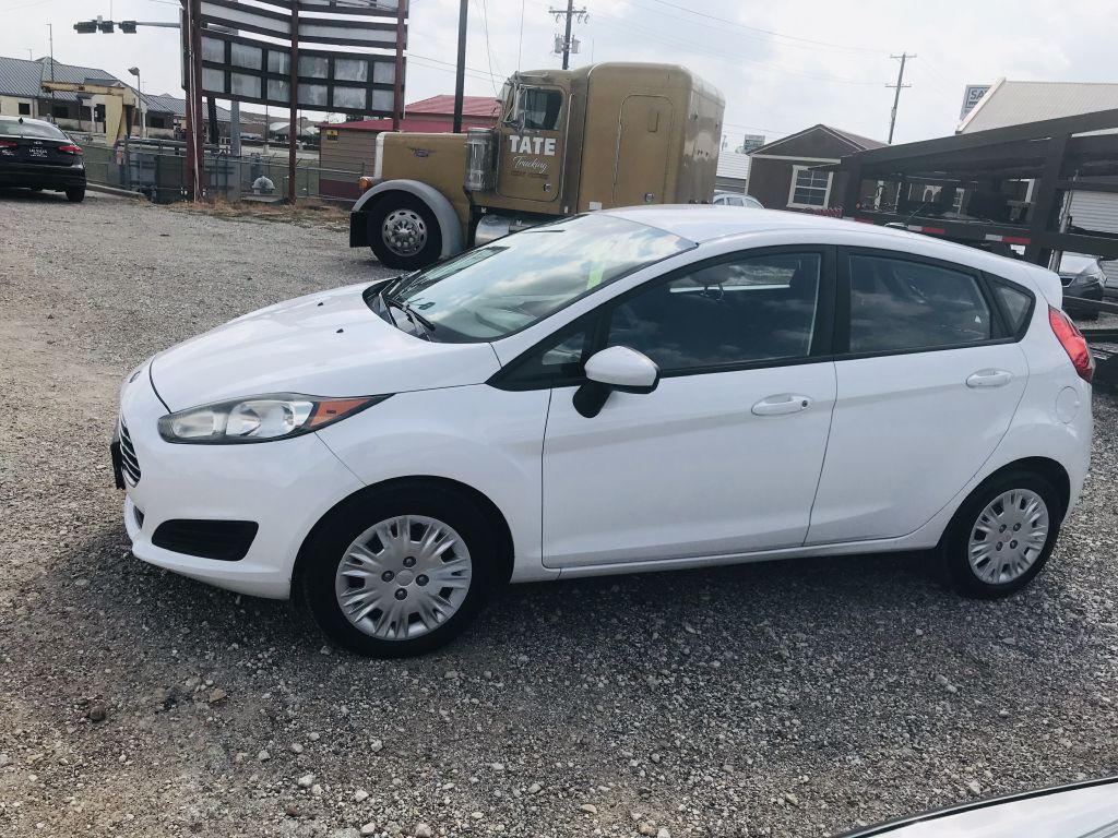 2016 Ford Fiesta Image 3