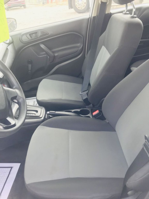 2016 Ford Fiesta Image 8