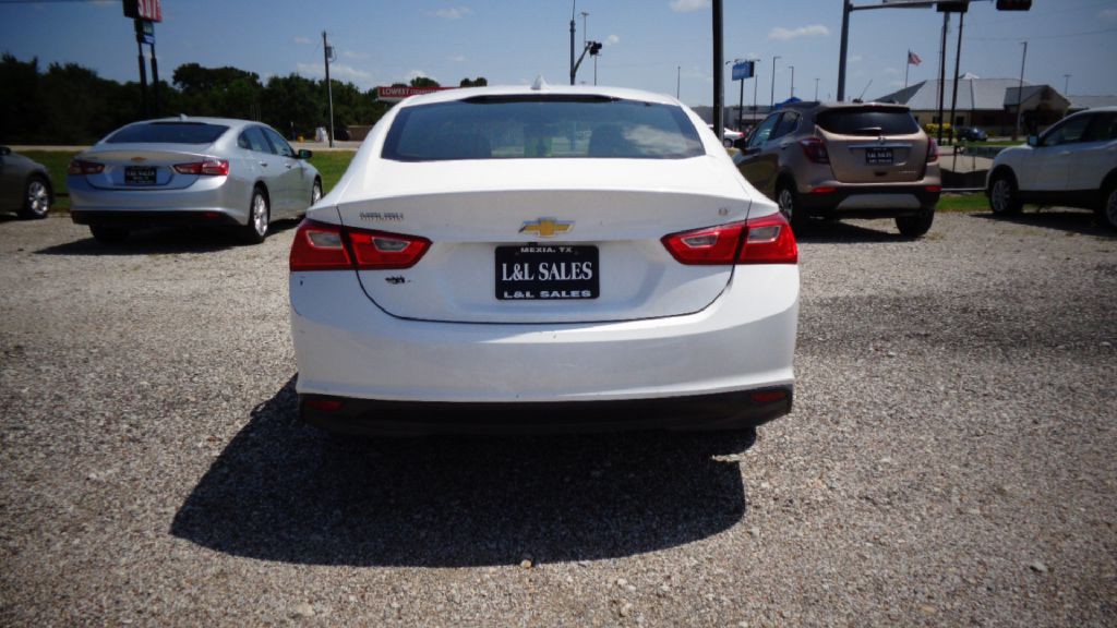 2018 Chevrolet Malibu Image 4