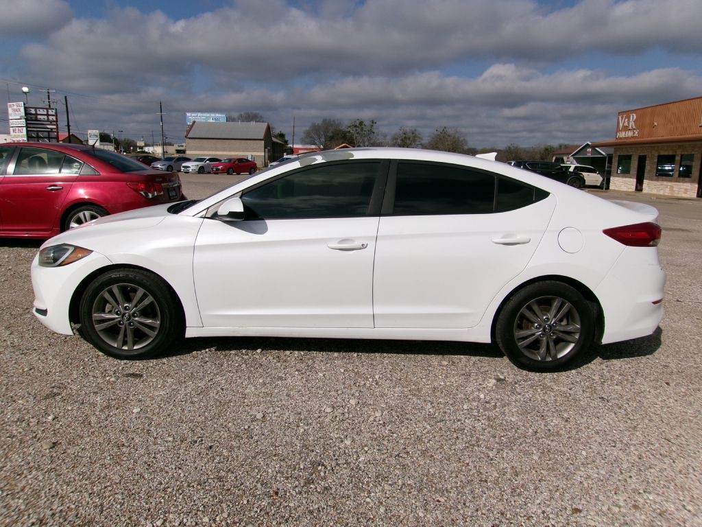 2018 Hyundai Elantra Image 1