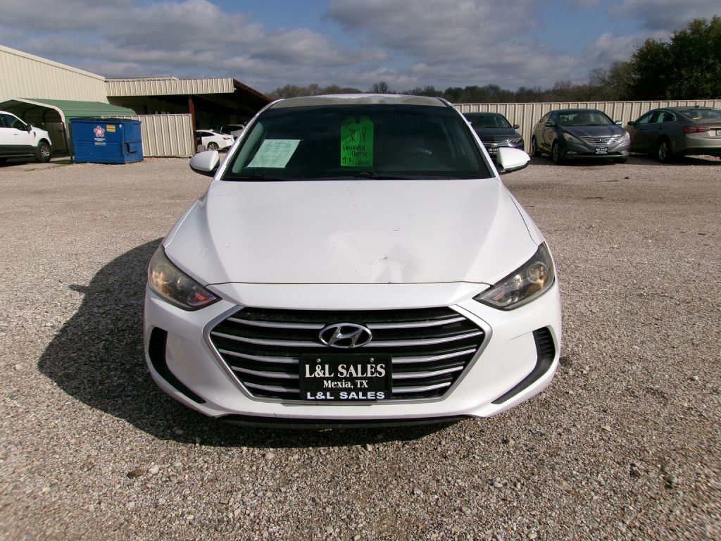 2018 Hyundai Elantra Image 2