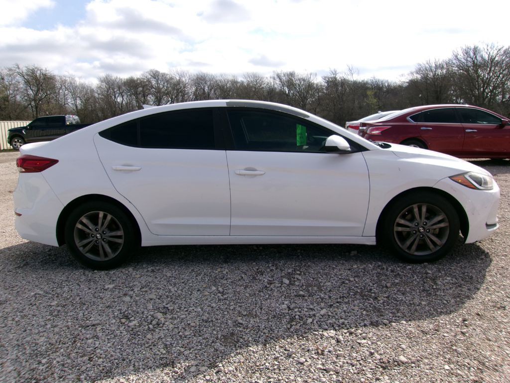 2018 Hyundai Elantra Image 3