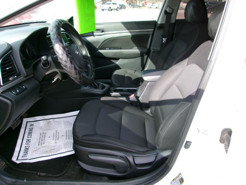2018 Hyundai Elantra Image 6