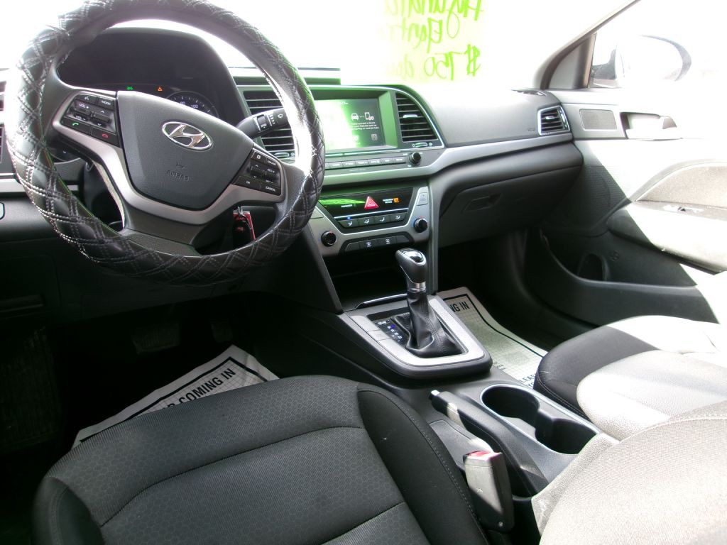 2018 Hyundai Elantra Image 9