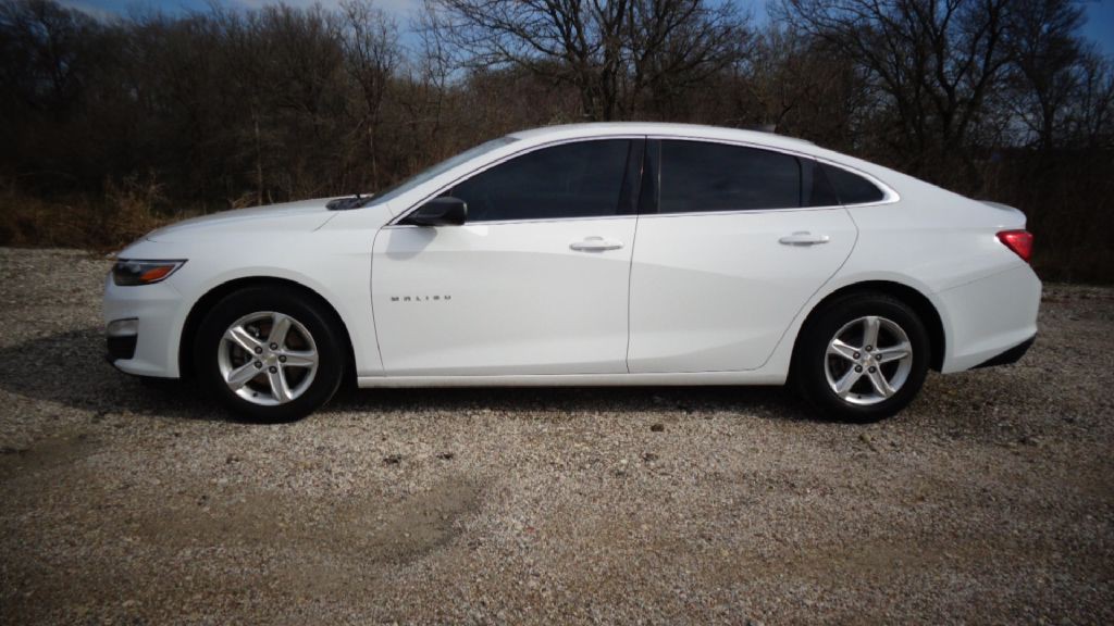 2019 Chevrolet Malibu Image 1