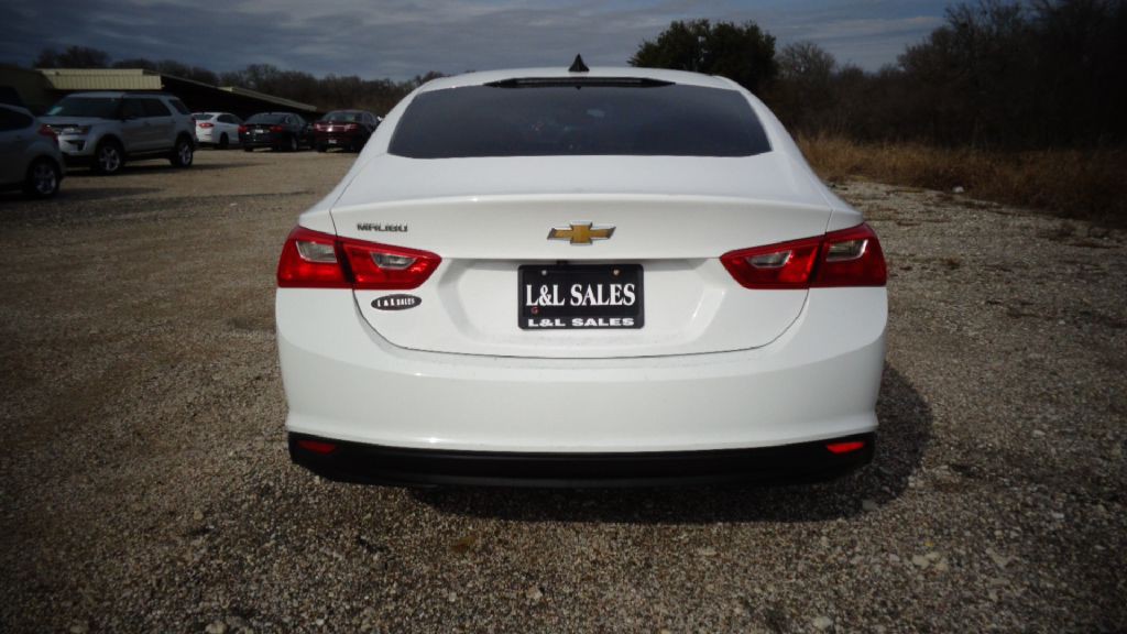 2019 Chevrolet Malibu Image 4