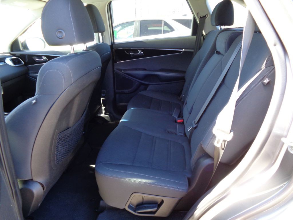 2019 Kia Sorento Image 8