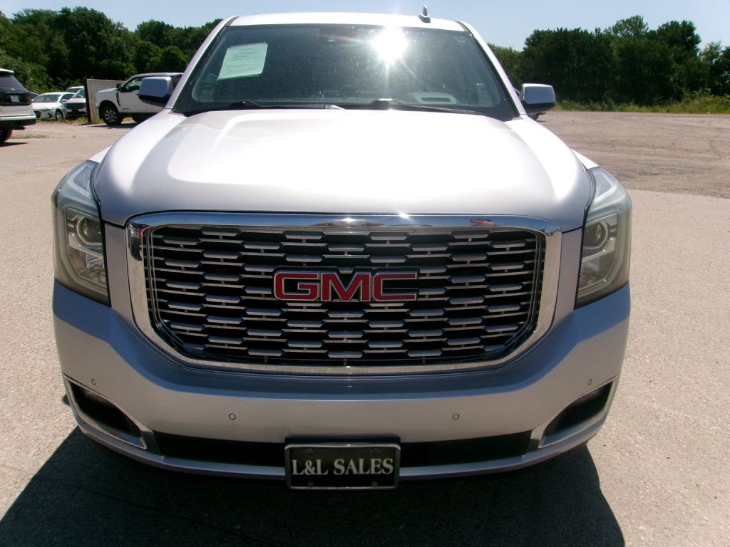 2020 GMC Yukon Image 2