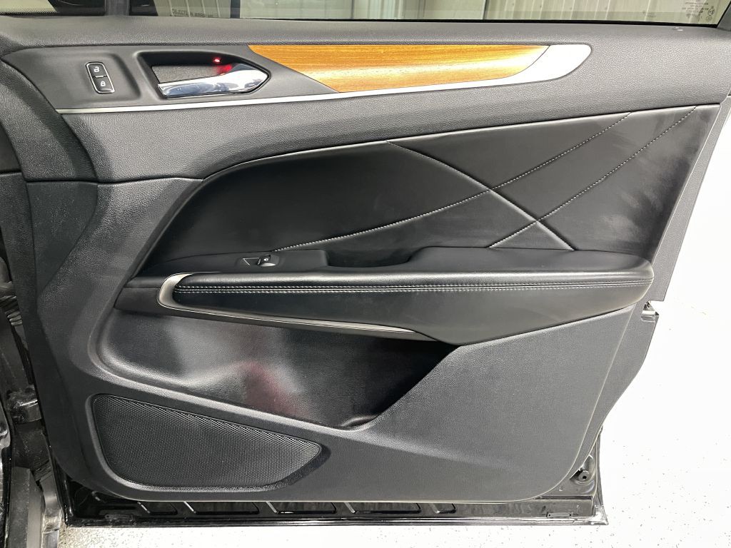 2017 Lincoln MKC Image 12