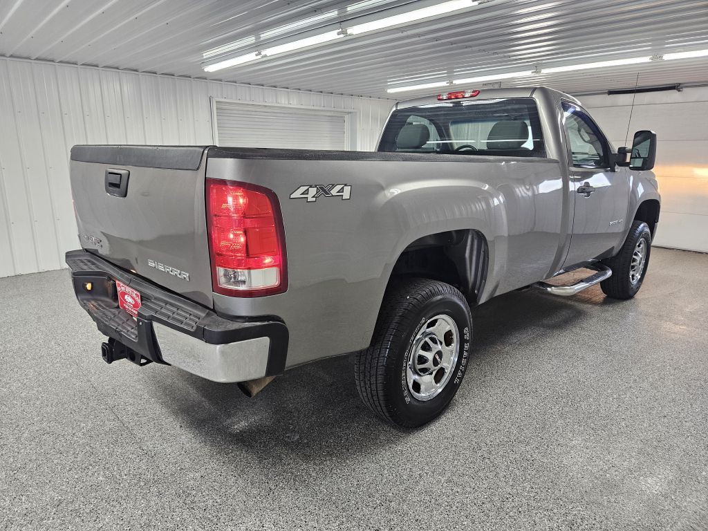 2013 GMC Sierra 2500 Image 2