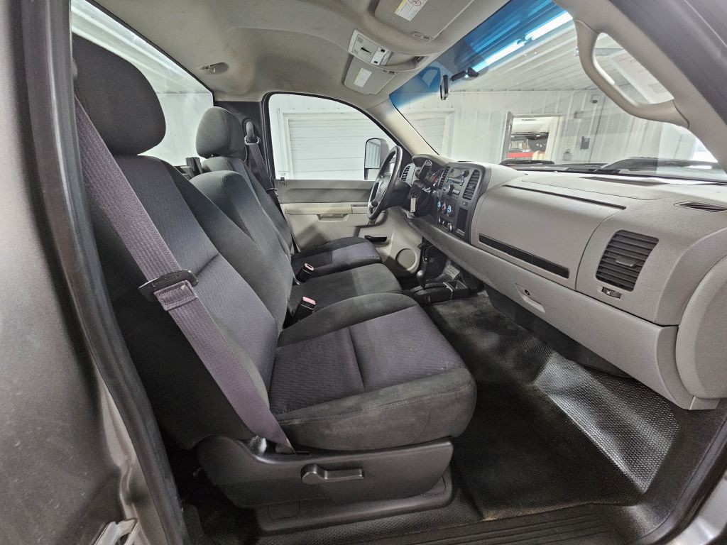 2013 GMC Sierra 2500 Image 9