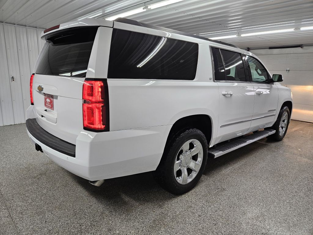 2018 Chevrolet Suburban Image 2