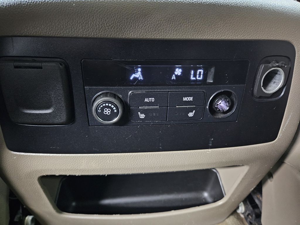 2018 Chevrolet Suburban Image 18