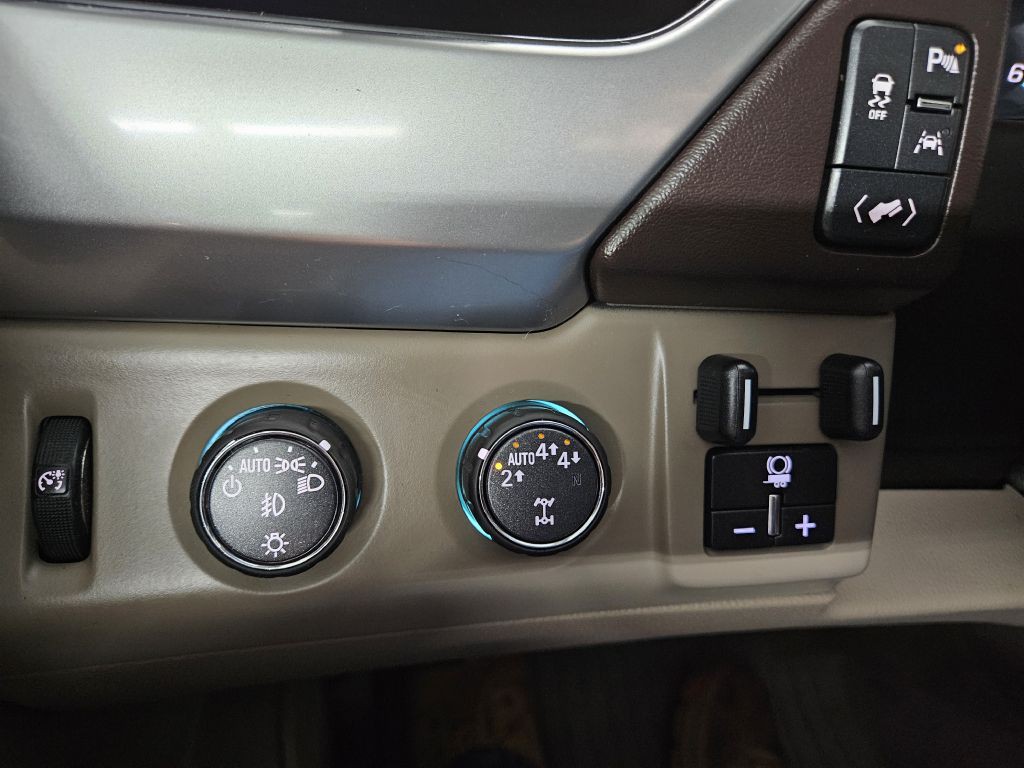 2018 Chevrolet Suburban Image 23