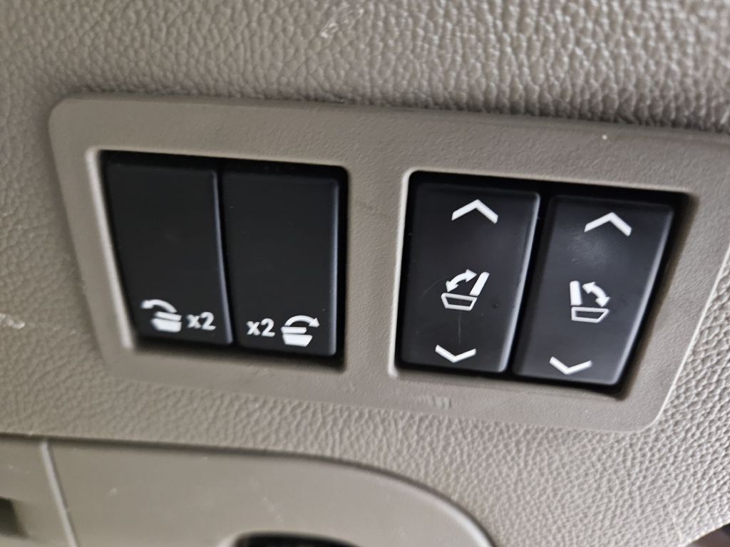 2018 Chevrolet Suburban Image 32