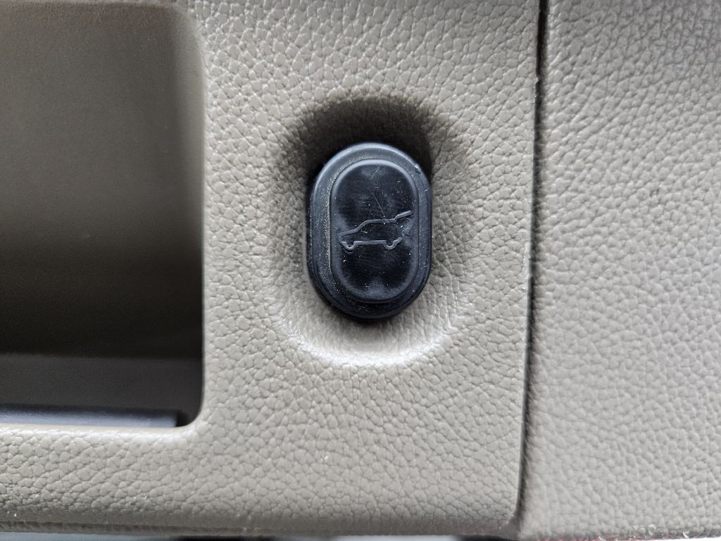 2018 Chevrolet Suburban Image 34