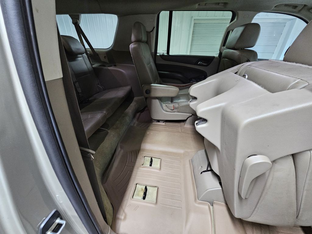 2015 Chevrolet Suburban Image 14