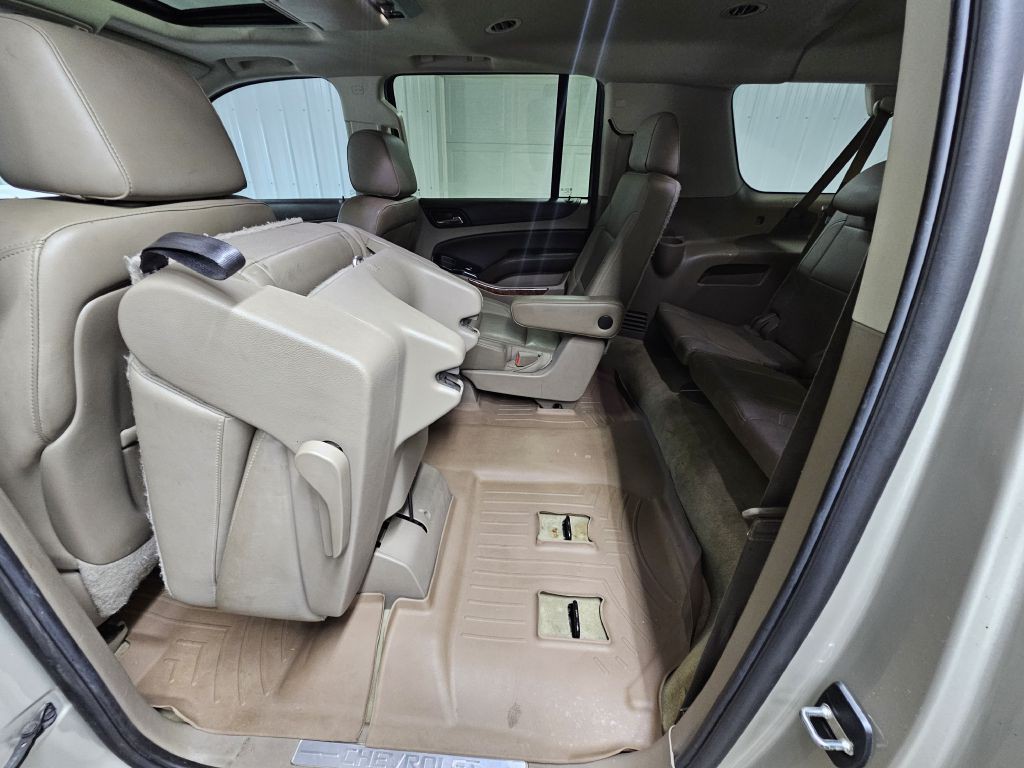 2015 Chevrolet Suburban Image 17
