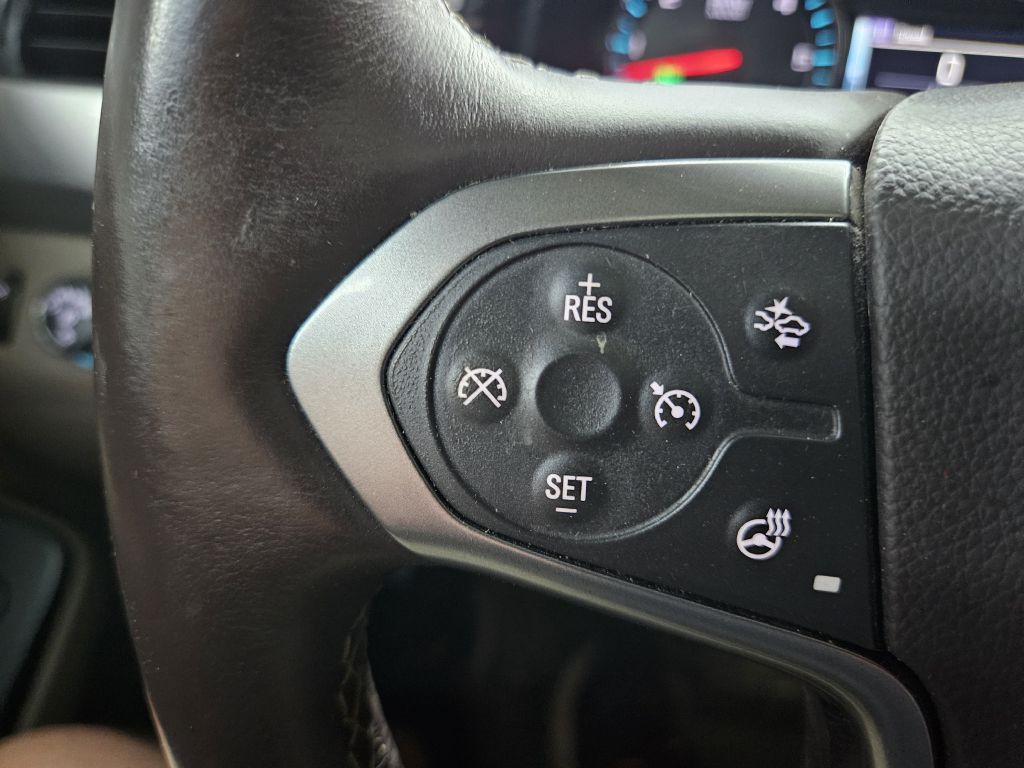 2015 Chevrolet Suburban Image 24