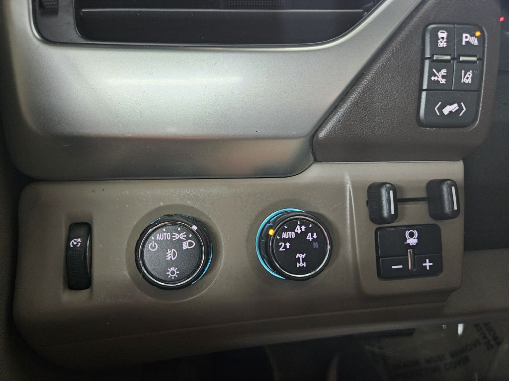 2015 Chevrolet Suburban Image 25