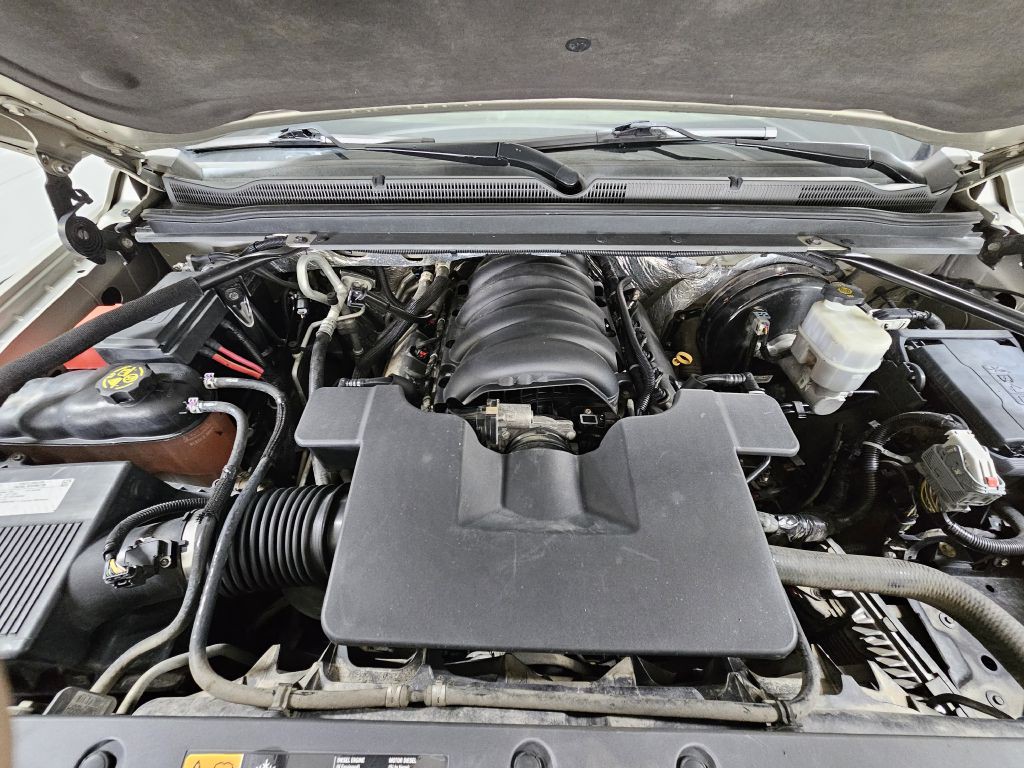 2015 Chevrolet Suburban Image 32