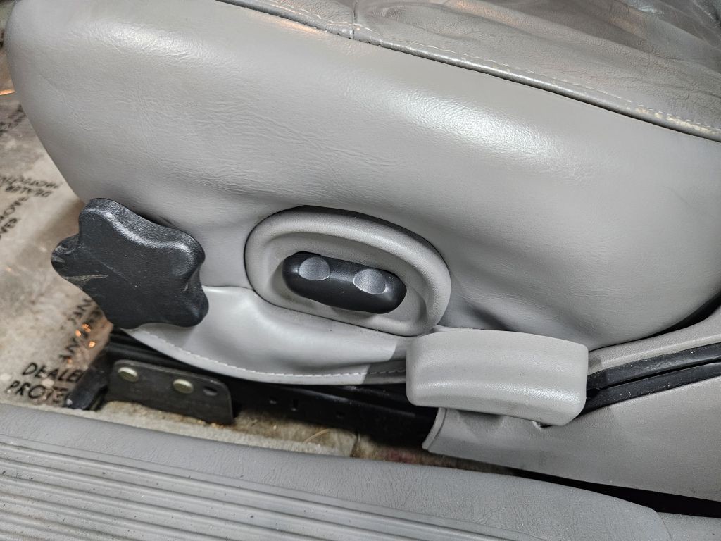 2002 Buick LeSabre Image 8