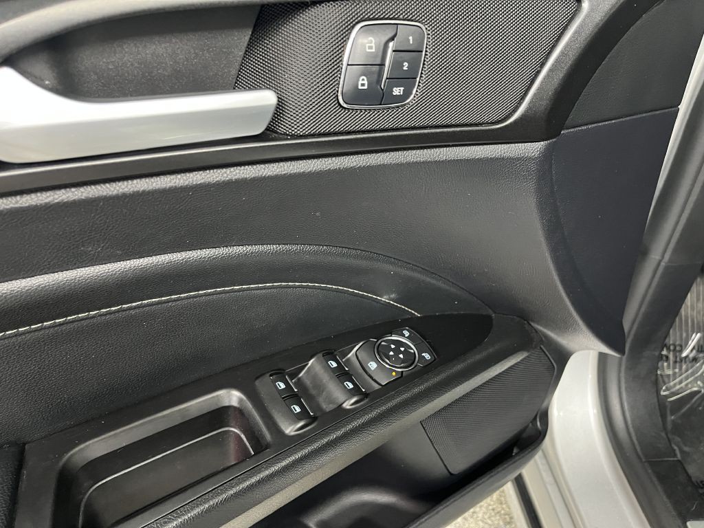 2018 Ford Fusion Image 15