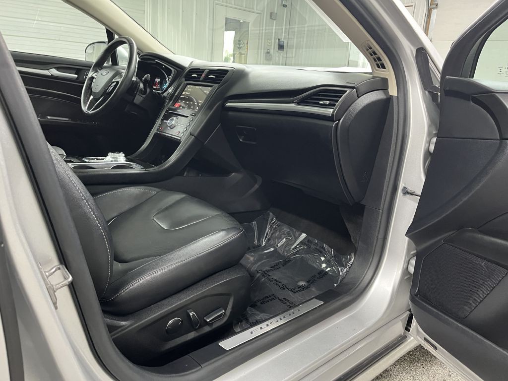 2018 Ford Fusion Image 32