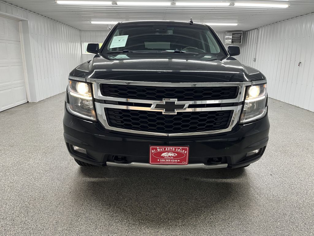 2017 Chevrolet Suburban Image 2