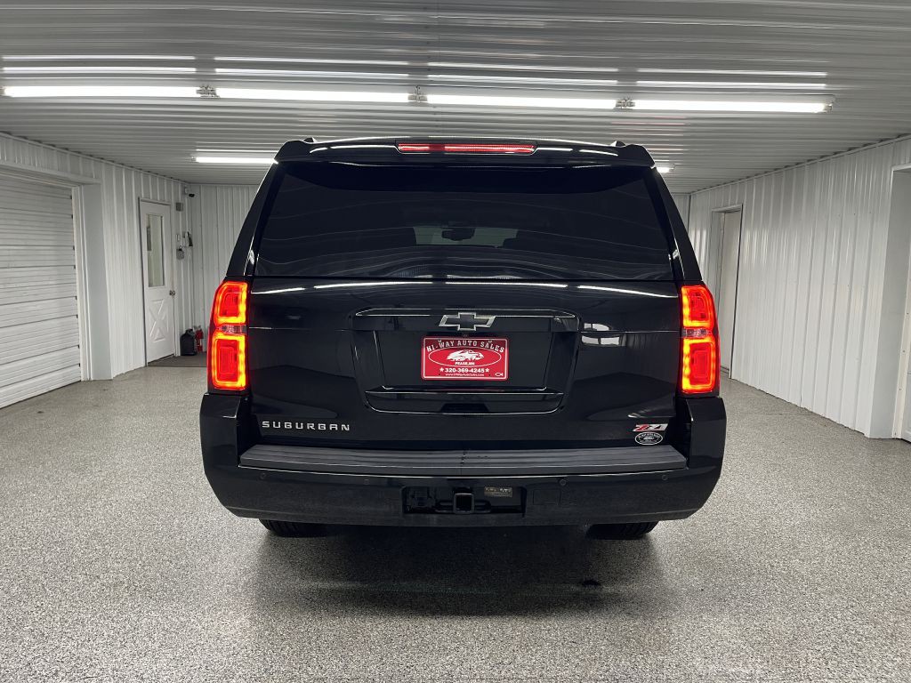2017 Chevrolet Suburban Image 5