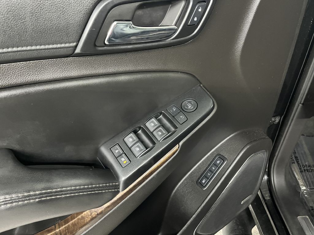 2017 Chevrolet Suburban Image 12