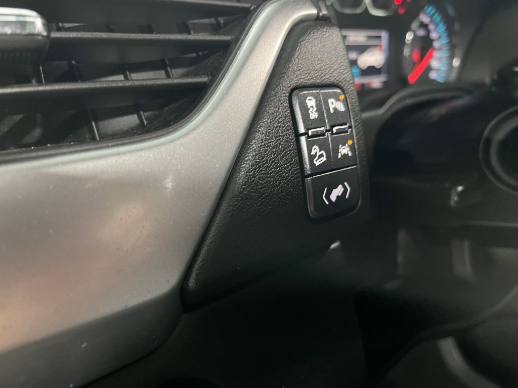 2017 Chevrolet Suburban Image 14