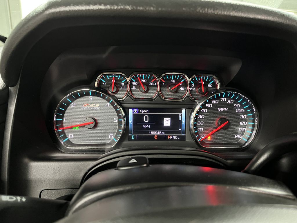 2017 Chevrolet Suburban Image 15