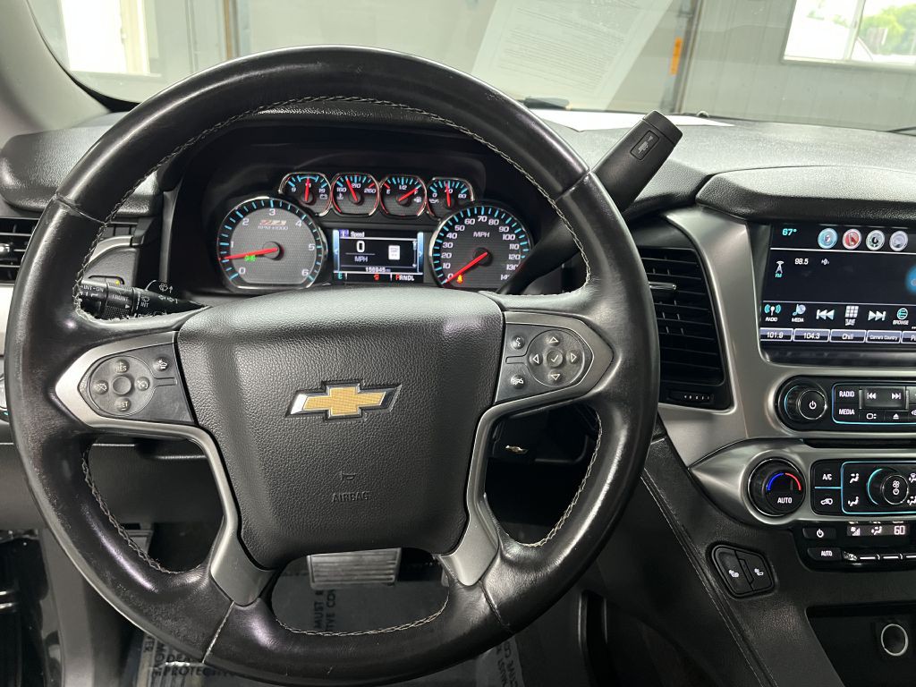 2017 Chevrolet Suburban Image 16