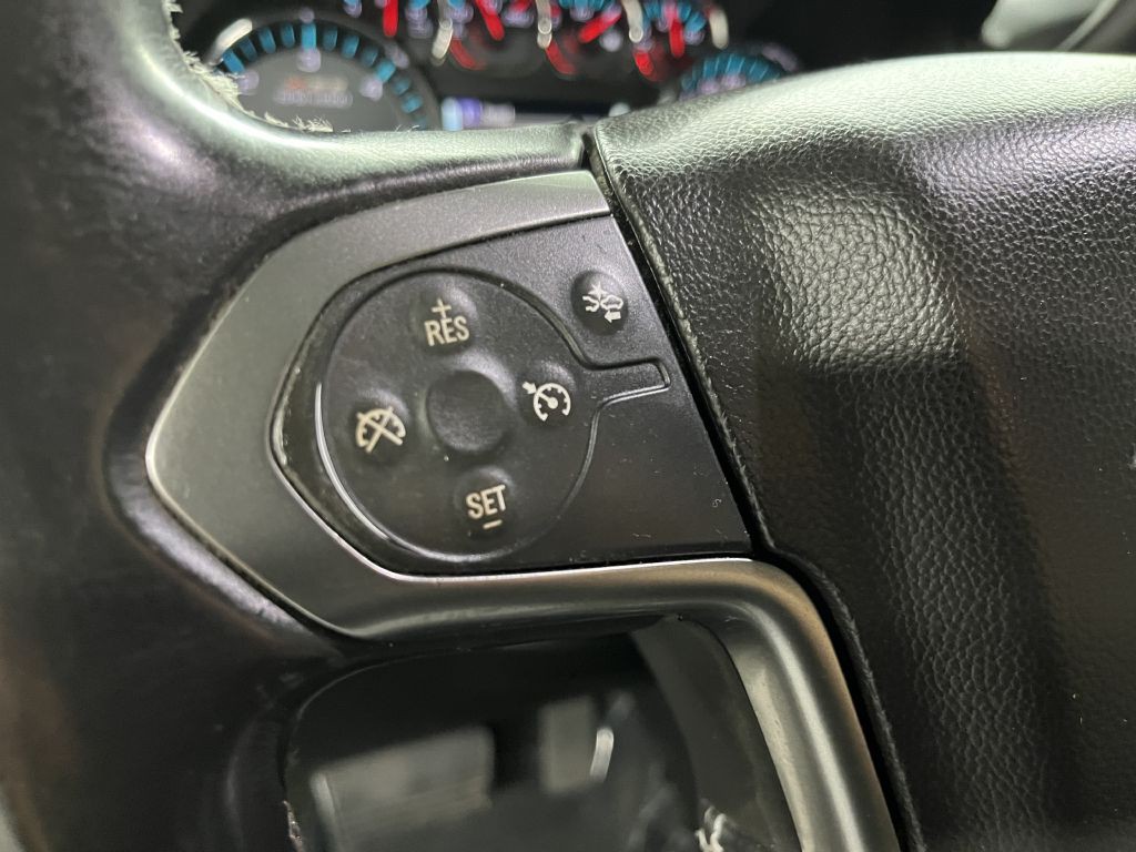 2017 Chevrolet Suburban Image 17