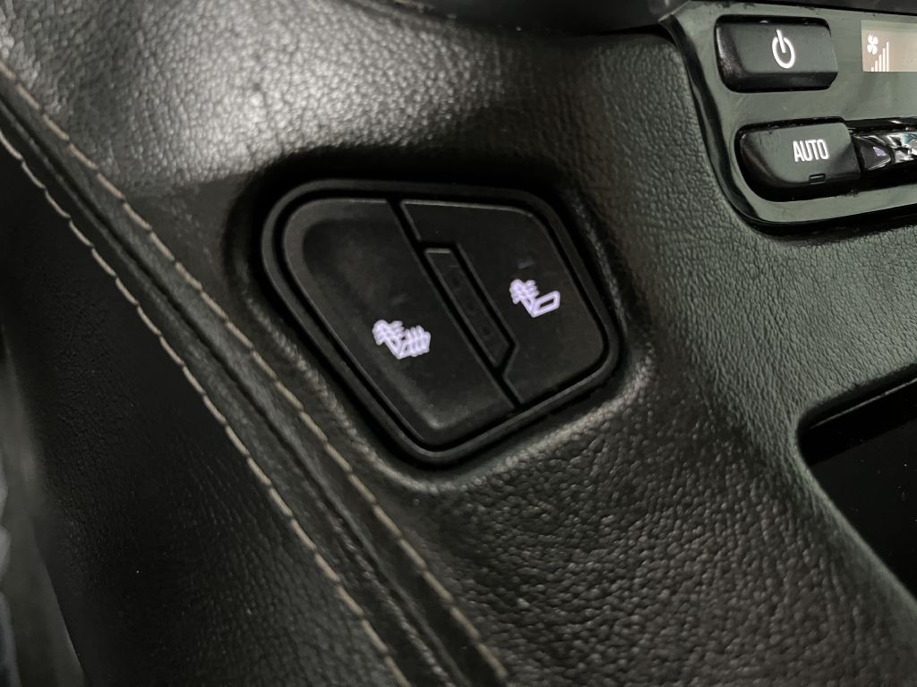 2017 Chevrolet Suburban Image 19