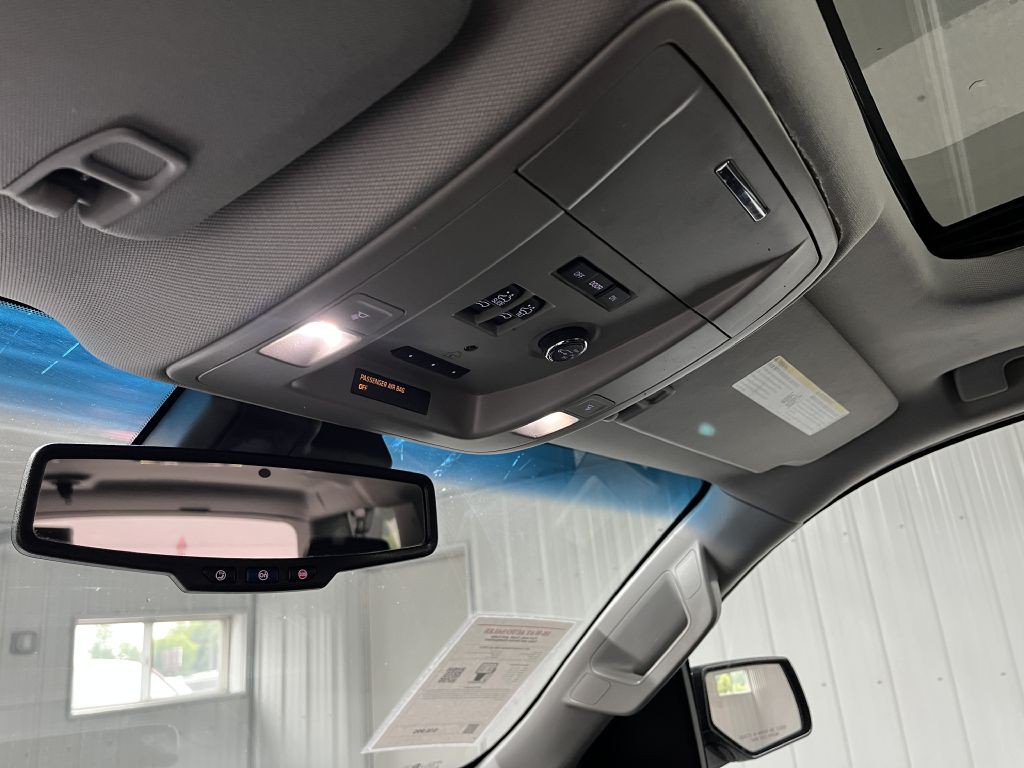 2017 Chevrolet Suburban Image 24
